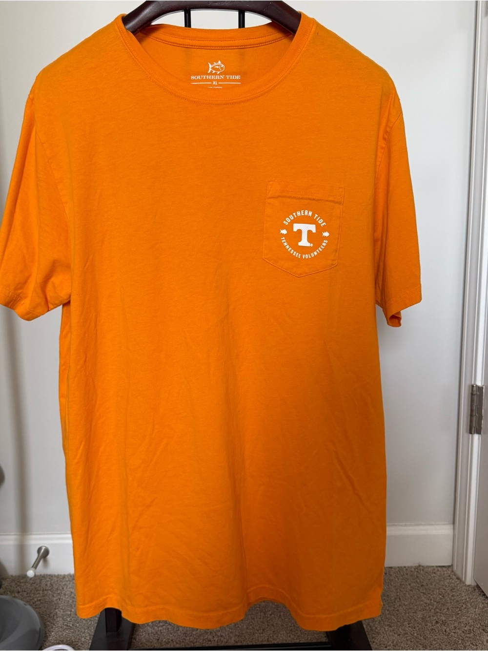 Southern Tide Men's Short-Sleeve Pocket Tee in Tennessee Orange